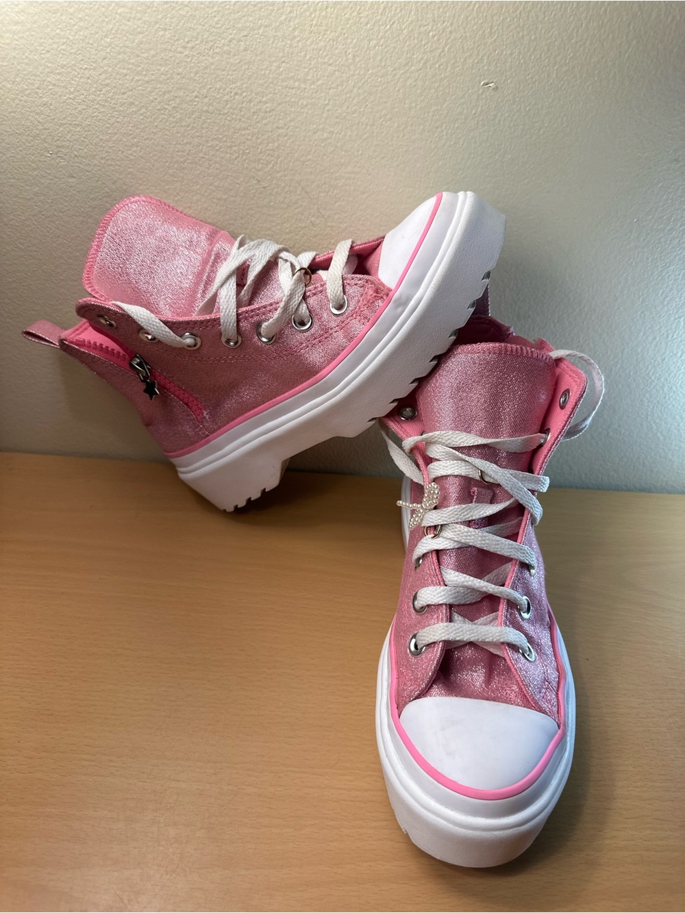 Converse Chuck Taylor Lugged Lift Pink Canvas High Sneaker Kids Size 4 A05230C